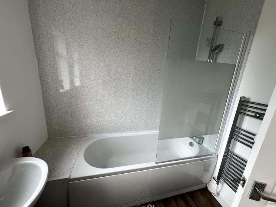 Numero Venti Aparthouse Wifi Parking Hot Tub Newcastle upon Tyne Eksteriør billede